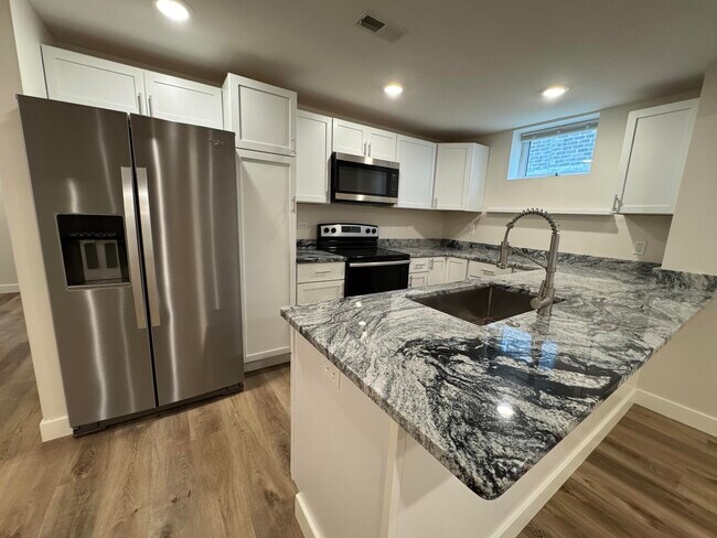 Foto del edificio - 1411 Rosemary Ln