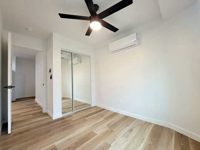 Foto del edificio - 6249-6253 Mary Lane Dr