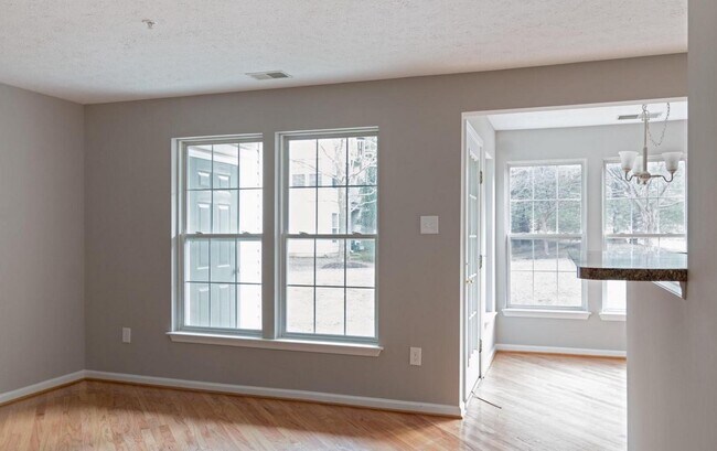 Foto del edificio - 9745 Reese Farm Rd