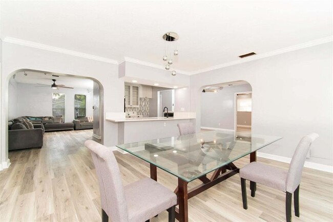 Foto del edificio - 1571 SW 13th Dr