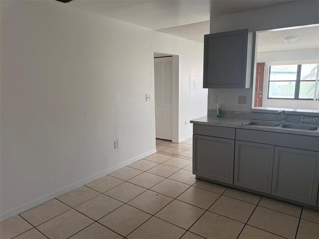 Foto del edificio - 638 Royalty Ct