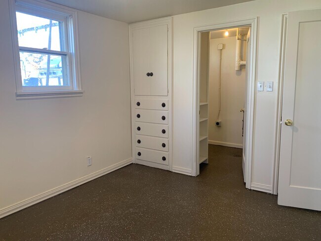 Foto del edificio - 505 E Center St