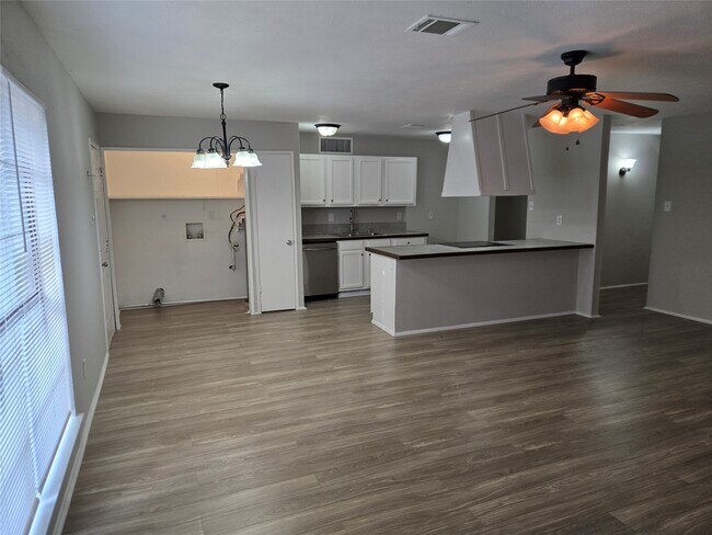 Foto del edificio - 4371 Kevinkay Dr