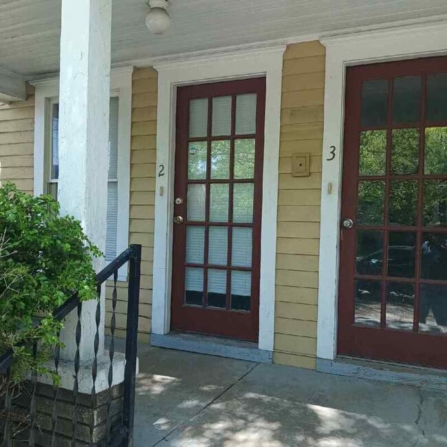 Foto del edificio - 633 W Ormsby Ave