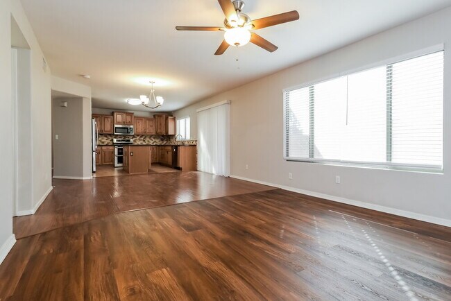 Foto del edificio - 3802 N 104th Ave