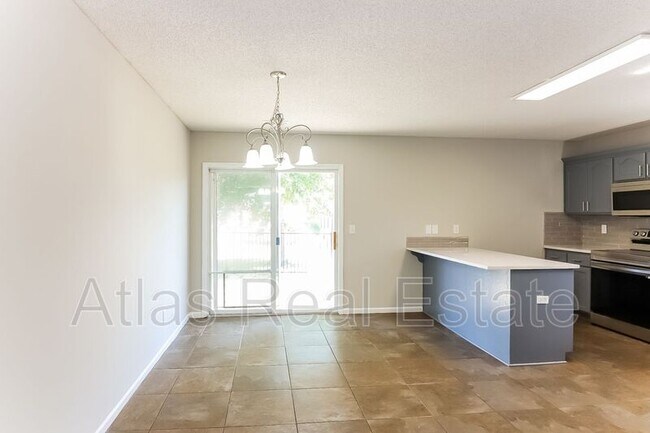 Building Photo - 817 Coventry Ln