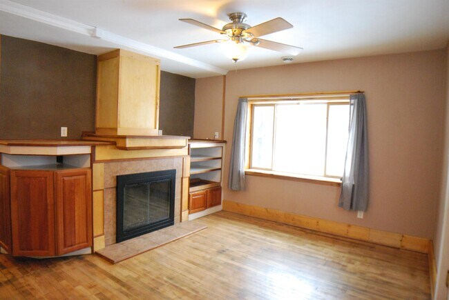 Foto del edificio - 655 36th St NE