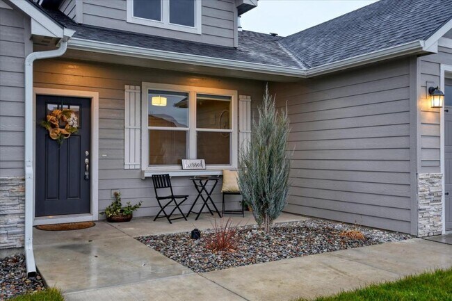 Building Photo - 2425 E Corrine Ln
