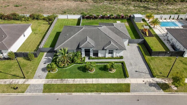 Foto del edificio - 16767 SW 290th Ln