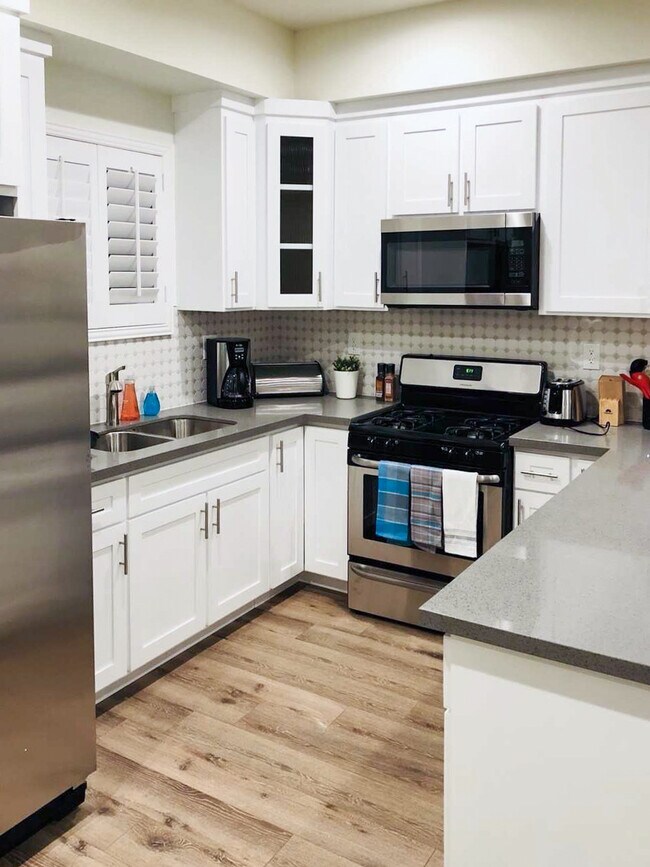 Building Photo - 2013 Raymond Ave