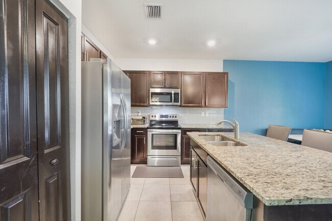 Kitchen - 20682 NE 2nd Ct