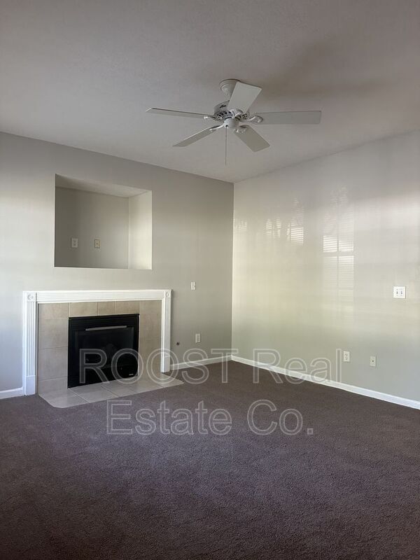 Building Photo - 2476 Tree Knoll Ct