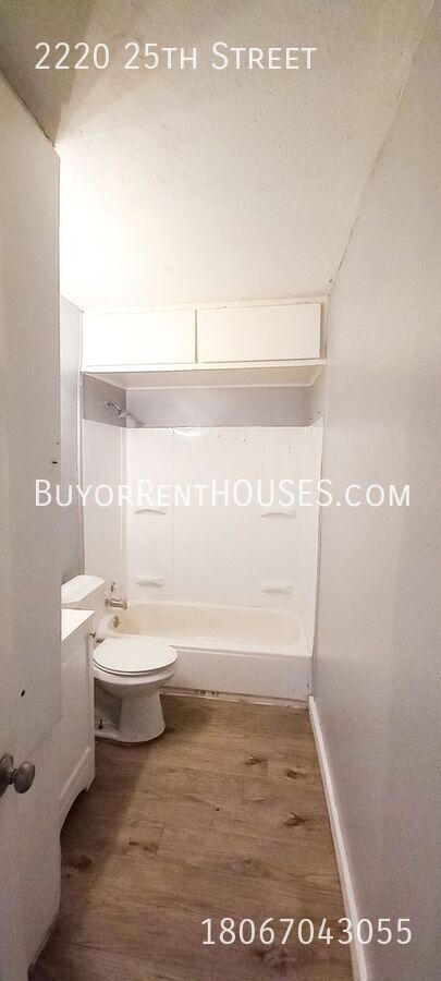 Building Photo - Handyman Special $99 Move in + Admin Fee /...