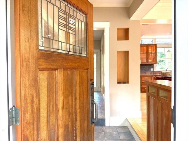 Building Photo - 9 Sunny Knoll Terrace