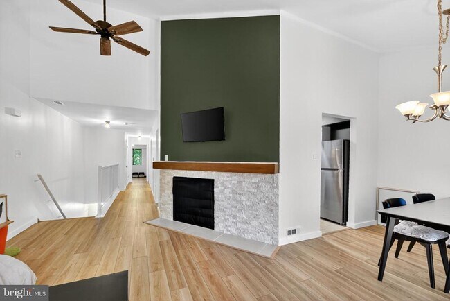 Foto del edificio - 203 CYPRESS Cir