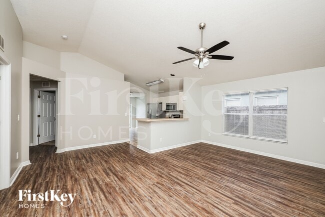 Building Photo - 11133 Lakeside Vista Dr