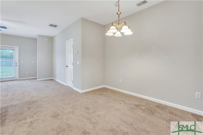 Building Photo - Townhome in LIVE OAK!!!