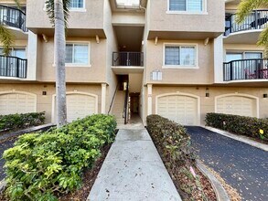 Building Photo - 1100 Crestwood Ct S