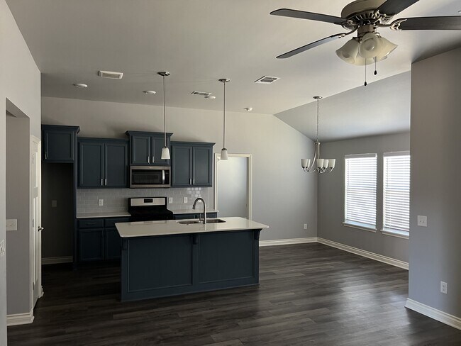 Building Photo - 13421 Watson Dr