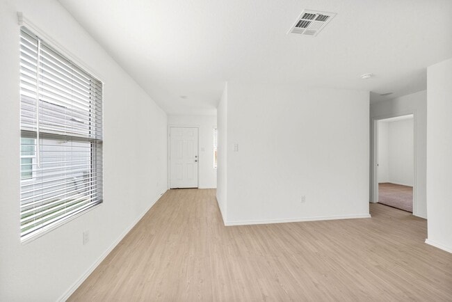 Building Photo - 719 Grey Dove Trl