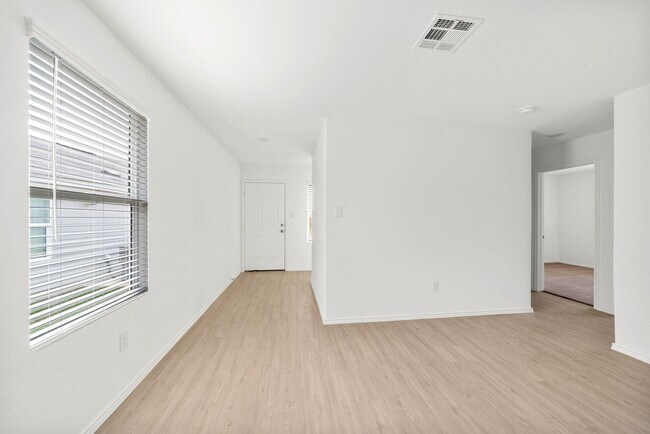 Foto del edificio - 719 Grey Dove Trl