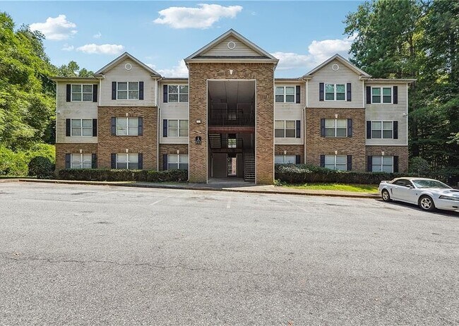 Building Photo - 3223 Fairington Dr