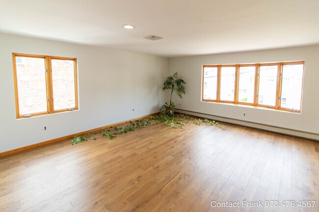 Living Area - 51 Bayliss St