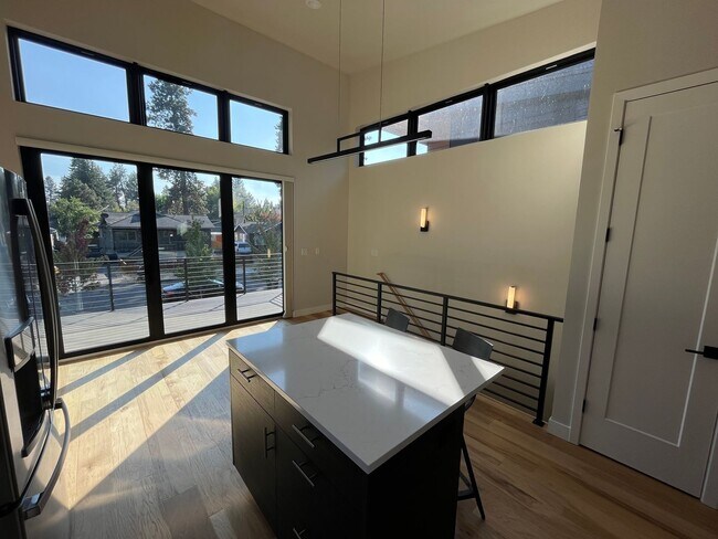 Foto del edificio - Modern 2 Bed, 2 Bath Just West of Century