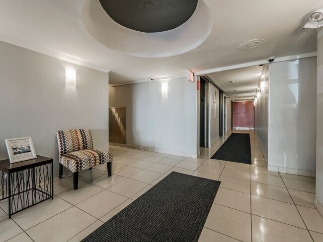 Foto del edificio - 650 W Grace St