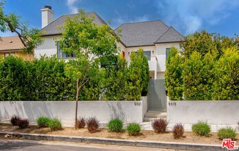 Building Photo - 8021 Blackburn Ave