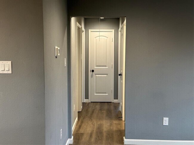 Building Photo - 8103 Marcy Dr