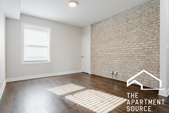 Foto del edificio - 2238 N Sawyer Ave
