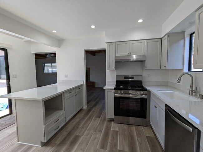 Building Photo - 328 Esparto Ave