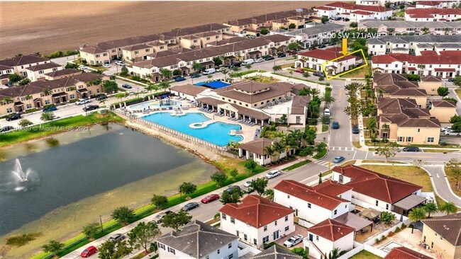 Foto del edificio - 9500 SW 171st Ct
