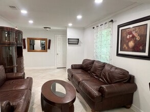 5 Deerfoot Ct