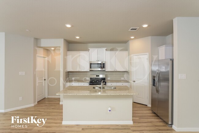 Foto del edificio - 14006 Feed Park