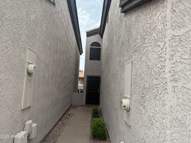 Building Photo - 1188 W Salmon Ct