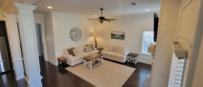 Foto del edificio - 745 Glennbrooke Blvd