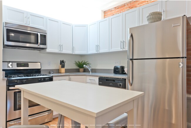 Foto del edificio - 10 Brainerd Rd