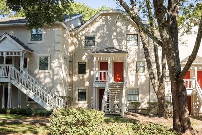 Photo - 210 Appleby Dr House