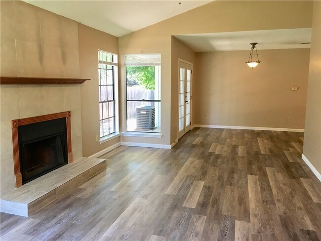 Foto del edificio - 8411 Palace Pkwy