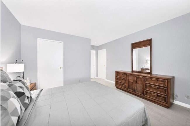 Building Photo - 7520 Hornwood Dr