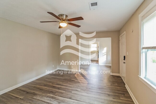 Foto del edificio - 3314 Albert St