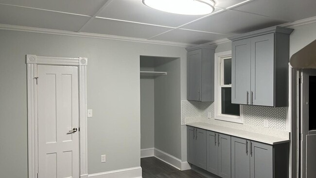 Foto del edificio - 130 Perkins Ave