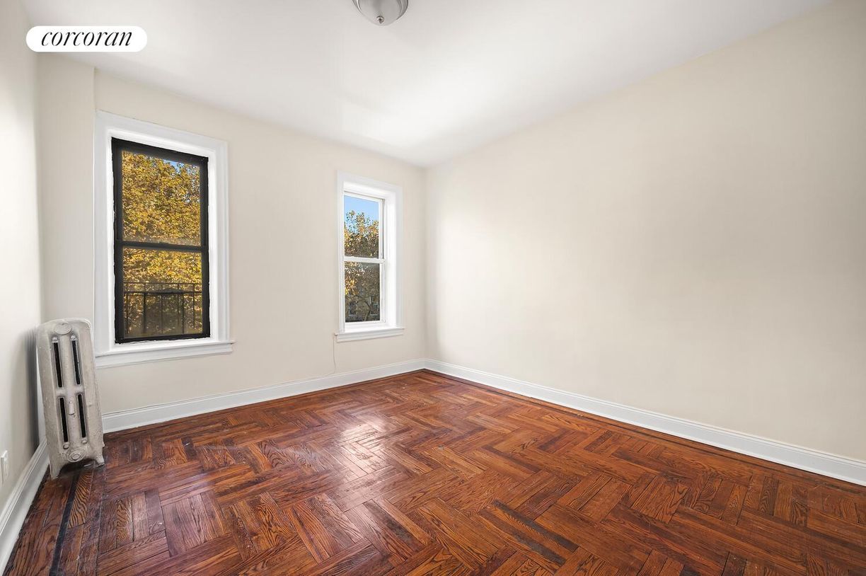 Foto del edificio - 396 Montgomery St