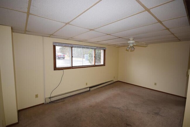 Foto del edificio - Nice 2 bedroom 1 bathroom lower unit
