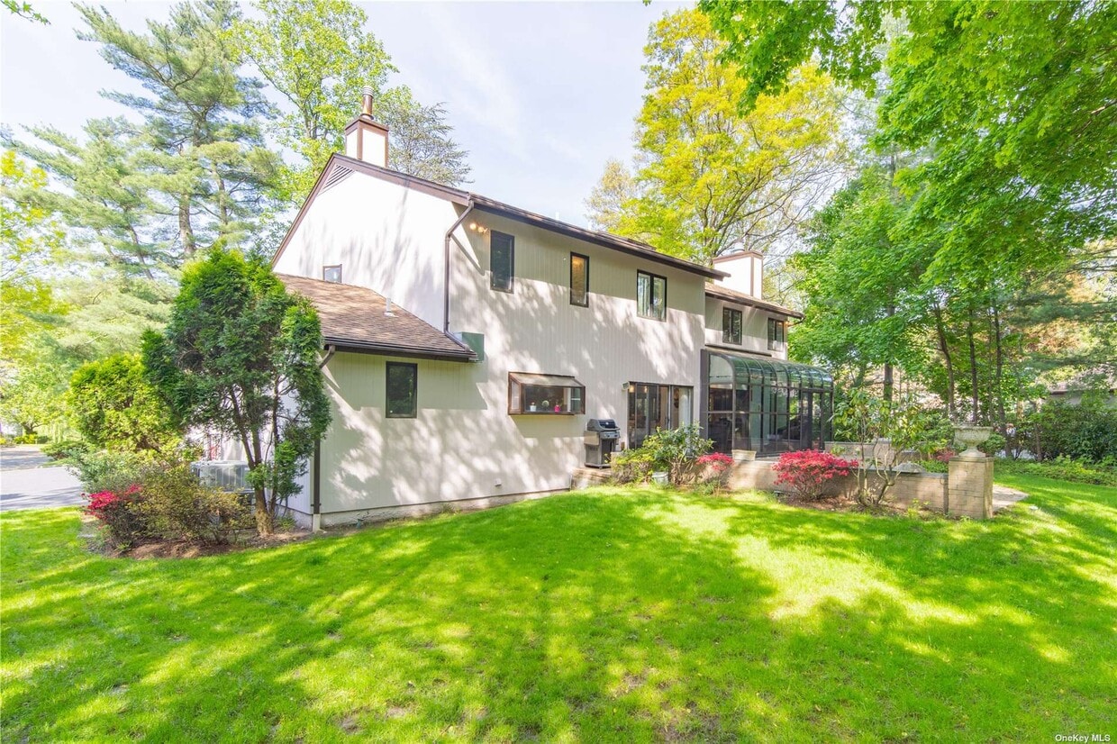 12 Bolton Dr, Manhasset, NY 11030 House Rental in Manhasset, NY