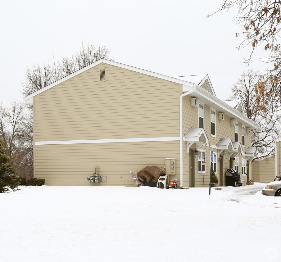 Primary Photo - Cliff Hill Townhouses