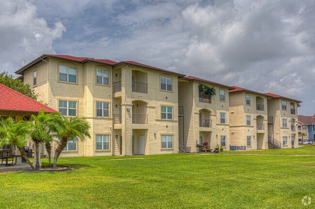 Building Photo - Baypoint Apartments