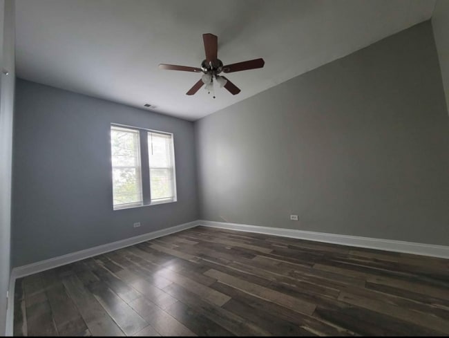 Foto del edificio - 527 N Homan Ave.